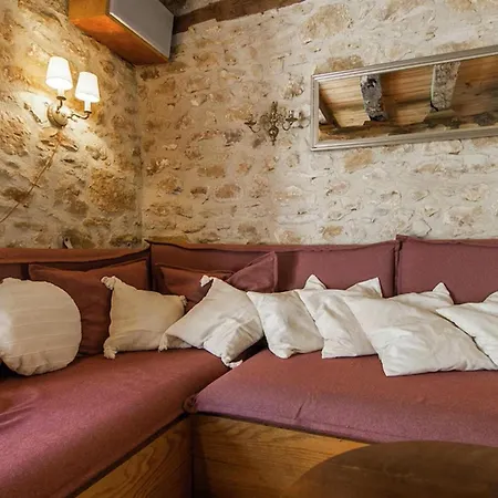 Semesterbostad Ollie *